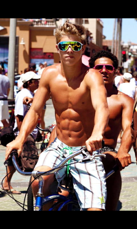 hotsmenn's tweet photo. Una vueltecita en bici?? http://t.co/tJbWLI0aFN