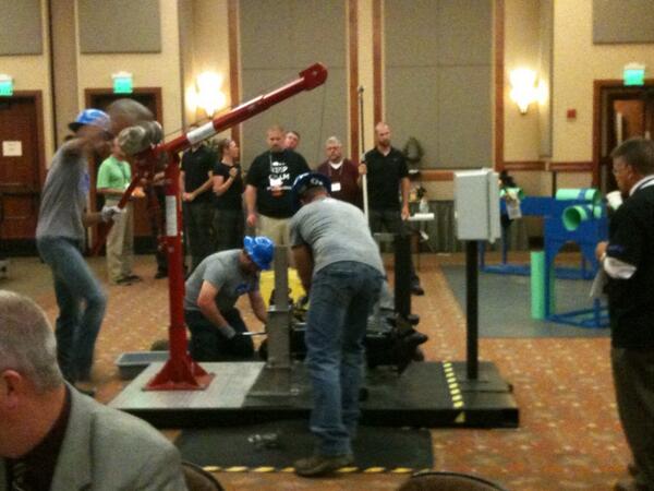 DummerC's tweet photo. Guest team VSFCD from Northern Cali on the maintenance event. Welcome! #PNCWA2013 http://t.co/qc6Kgxa6OW