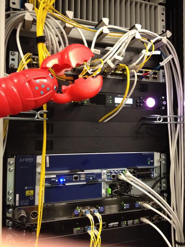 IAmLobsterLenny's tweet photo. #howmuchdoshellscostinthematrix #crustaceanworkforce http://t.co/RahPEiQ1a2