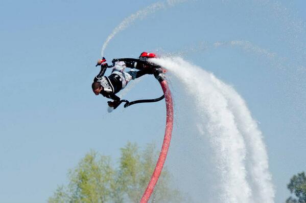 flyboardarg's tweet photo. Proximo #flyboardexperience 5 Octubre #Pilar 
Aprendé a #volar con #flyboard http://t.co/EIu0Sfwb0z