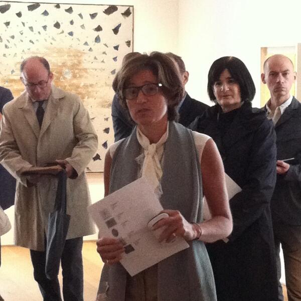 Dealer #DominiqueLevy makes her opening remarks. 'All three artists were poets and believed in poetry' @DLevyGallery