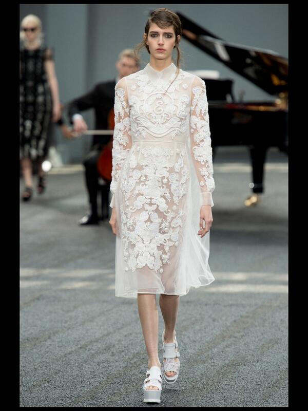 fourcasters's tweet image. The details in @ErdemRTW with baroque and sheer layers #lfw #favorite