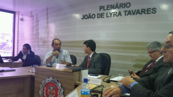 iraunarocha's tweet photo. Presença do Presidente do SINDIFISCO PB, o Contador Vitor Hugo, na Plenária do CRC-PB. http://t.co/w29WqOuKmv