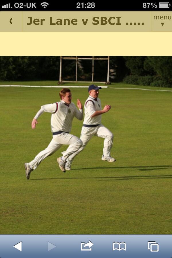 phil_py's tweet image. “@UmarDawood95: @watson_matty @dannyramsden91 ginger bastards http://t.co/BbO4CIF7Lw” Running away from the sun #factor500 #burntbylightbulb