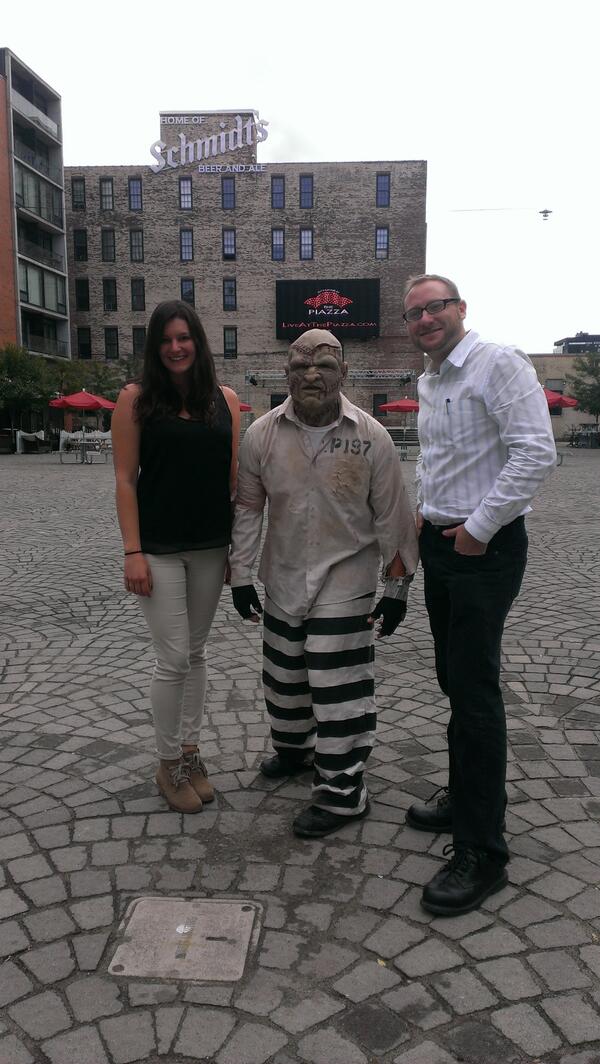 nicolemfox's tweet photo. We found this @TerrorAtESP zombie in #NorthernLiberties, and now we get free tix to the #1 haunted house in America! http://t.co/NUut8LVK09