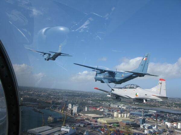 defenceforces's tweet photo. Great photo set from inside #aircorps formation y'day @FlightFest @gathering http://t.co/MM1glToaw8 http://t.co/QuM4RGQWOl