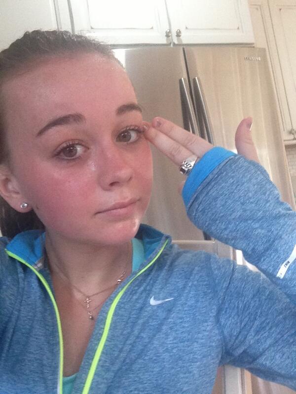 CellaCraine's tweet image. Literally feel like death #ihatesweating