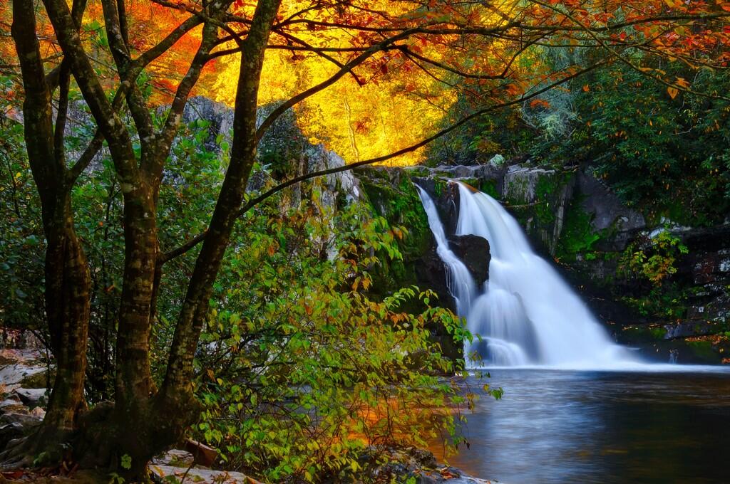 Department of Interior Tweet: It doesn't get much prettier than this. Abrams Falls in Great Smoky Mountains National Park. #Tennessee pic.twitter.com/S5dQgcffEZ