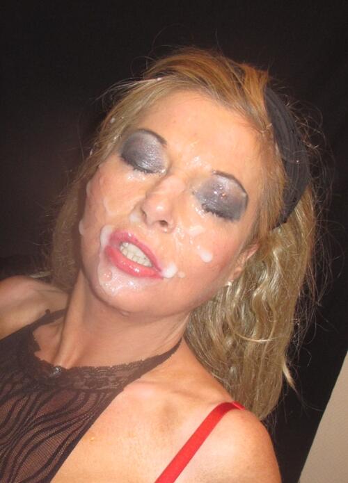 blondieblow's tweet photo. Tonight's retweet for a follow - 2 cumloads here..movies at http://t.co/RU2RMhoUU6 and http://t.co/aKHS4do4Sy xxxx http://t.co/c9fl4kpEyG