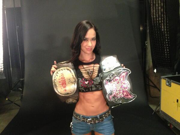 AJ Bringing Back Women's Title? BUUdef3IYAECtIL