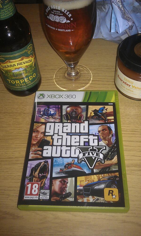 JimmyVersion2's tweet image. Only had to queue for half an hour, not too bad. #GTA5