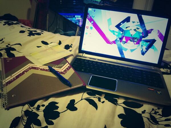 Ksx_x_'s tweet image. Finally some real homework😁👐👓📚#suchanerd
