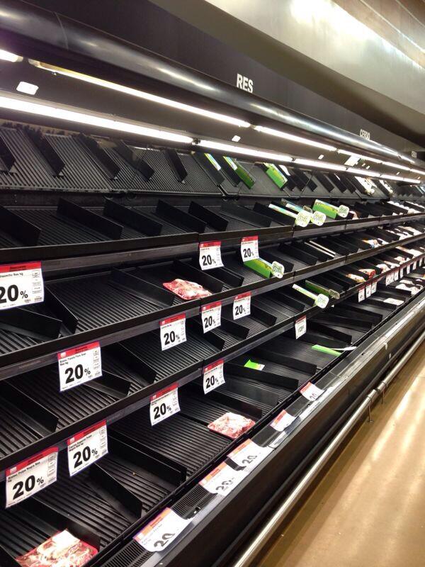 Not fun! 😣 #acapulco #atrapados! <a href="/RebeDiazdeLeon/">Rebe</a> <a href="/Meliabusaid/">meli abusaid</a>