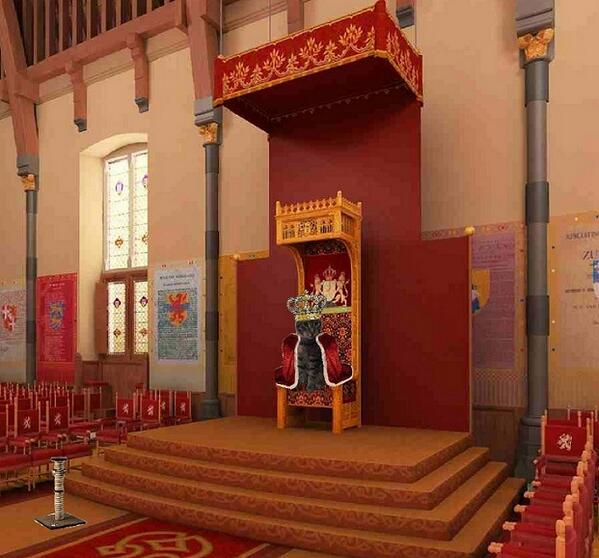 Pippedijn's tweet photo. Zo nog een keer repeteren voordat ik straks de #troonrede voor moet lezen #prinsjesdag http://t.co/invTgvLSb4