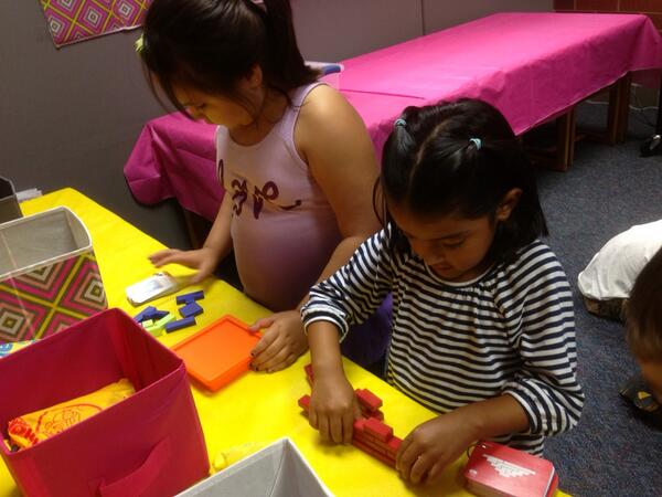 LauraBTRT's tweet image. @smartinez thinking and fun go together - absolutely! #makered #inventtolearn #sigml