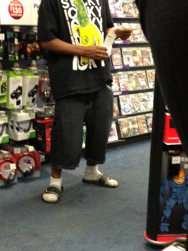 bigCAMnation's tweet photo. #peopleofgamestop http://t.co/tUxQms10oH