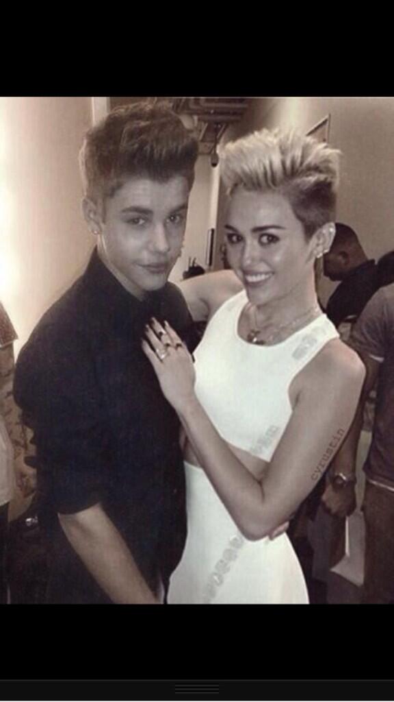 LirvaneWeb3's tweet photo. Justin bieber and macklemore @ZackP860 http://t.co/18A7mbW1ro