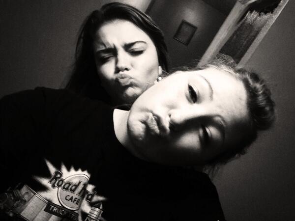 halleybugg tweet picture