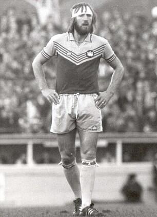 carysbaker15's tweet image. Happy birthday to the legend that is Billy Bonds #properplayer #billybondsclaretandbluearmy