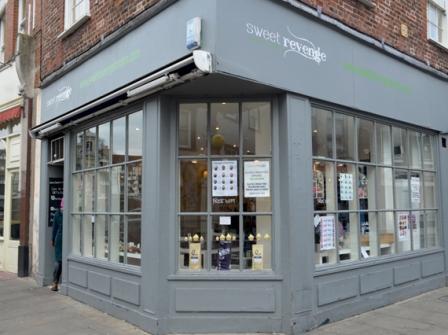 Sweetrevengecup's tweet image. Sweet Revenge #Cupcake Bakery offers delicious #cakes, #cupcakes  online order and delivery at sweetrevengelondon.com