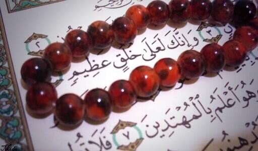 both_93's tweet photo. صباحكم حُسن خُلق 
يعادل قيام الليل 
وصيام النهار 
وأكثر مايدخل الجنة 
إنها { الأخلاق الحسنة } http://t.co/PAXwX8mLJq