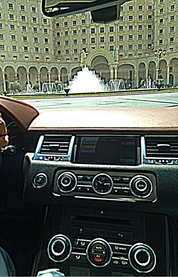 Moto_010's tweet photo. فطور بالريتز معا ؟؟؟؟؟؟ هوو الي رافض يعلن أسمه  

#قروب_010
#انحراف  
#الانحراف_يفرض_نفسه http://t.co/r8V6Zp3dJq