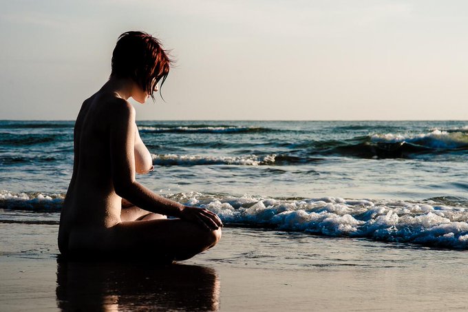 solo shot from beach shoot @AngryMidgetFilm #amazingphotography http://t.co/8cozSbX3fZ<a class="tags" target="_blank" title="On Twitter" href="/?out=eyJ0eXAiOiJKV1QiLCJhbGciOiJIUzUxMiJ9.eyJpYXQiOjE3MjM4MTc5ODYsImlzcyI6InR3cG9ybnN0YXJzLmNvbSIsIm5iZiI6MTcyMzgxNzk4NiwiZXhwIjoxNzU1MzUzOTg2LCJyZWRpcmVjdF91cmwiOiJodHRwczovL3R3aXR0ZXIuY29tL0FuZ3J5TWlkZ2V0RmlsbSJ9.MfpKaAnRuMDUWKzcJdaND30jhN59TIV_iGxNWqYcAj_vx4hy92_bwlzTVGNKQBXpqL21mA4UViG-0qh2Lo4ewg">@AngryMidgetFilm</a><a href="/tag/amazingphotography"class="tags">#amazingphotography</a>