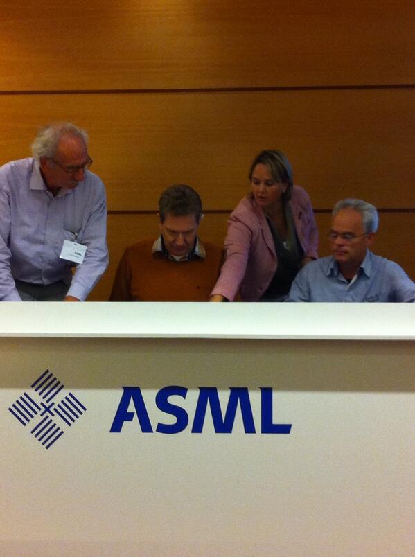 Ondertekening JetNet convenant bij ASML. #Jongerenentechniek. Tussen @Sondervick en @ASMLcompany #Trotsop