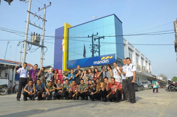 BE460NK's tweet photo. Klaster bandar jaya all team http://t.co/BN5VNTf1MU