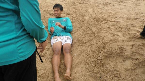 Wilaga56's tweet photo. muka kamu nca nca hahah RT @TPertanian2013: Ikan duyung nemu di pantai nih mimin @MBung_anca http://t.co/z0AaQbth1h