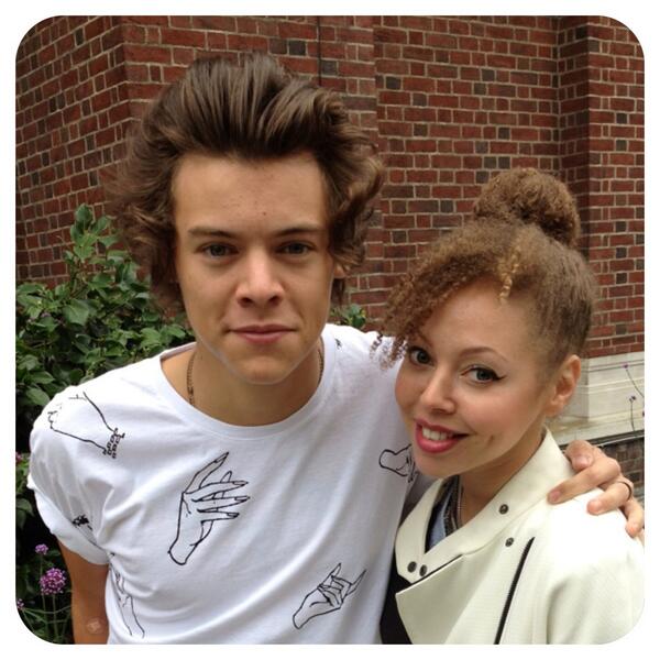 HLToursARG's tweet photo. "@riledbystyle This. Just. Happened. Honest.  #HarryStyles #1D  #LFW #topshopshowspace #FashionEast #preshowlolz http://t.co/BXURC3WJjN "