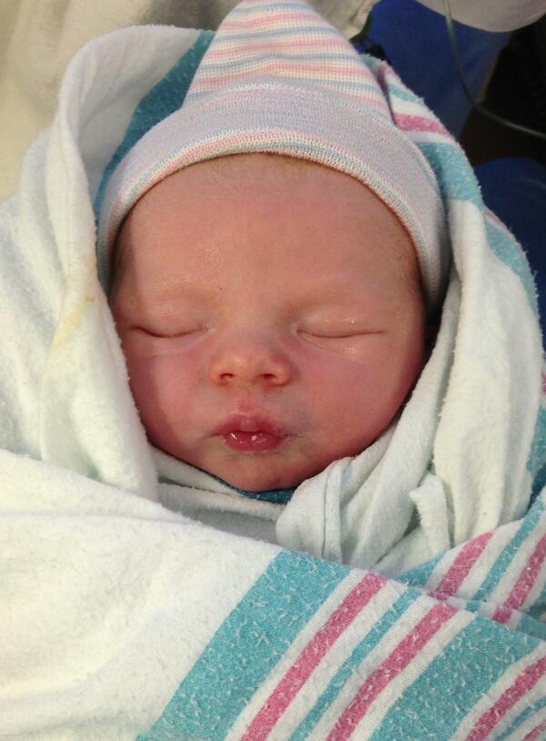 Axl Jack Duhamel Day 1. Life is good :)
#paparazziyoucanleaveourhousenow