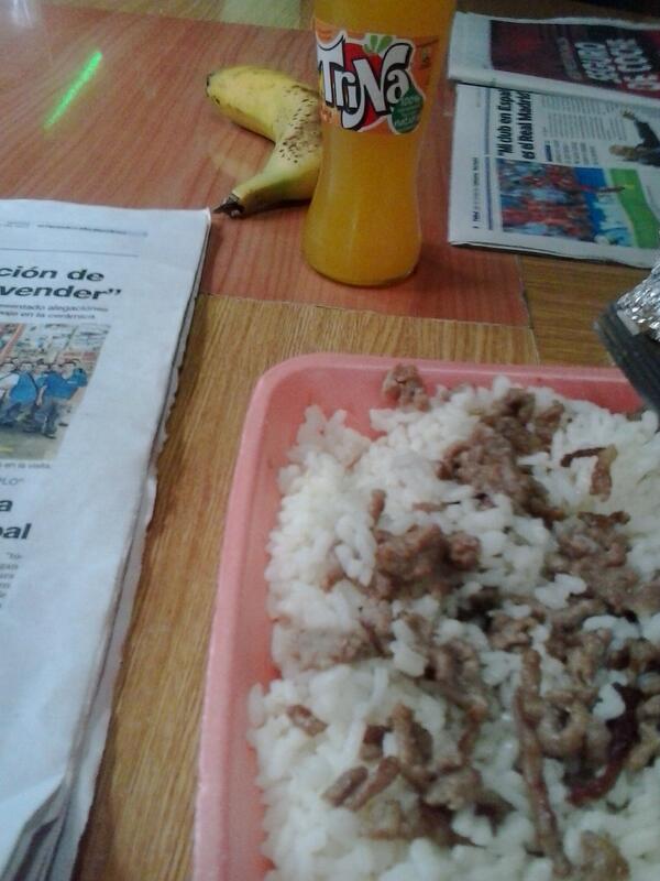 85_tomy's tweet photo. Merendola....... @87__kiki  #pasaitdoi http://t.co/kisrl420bX