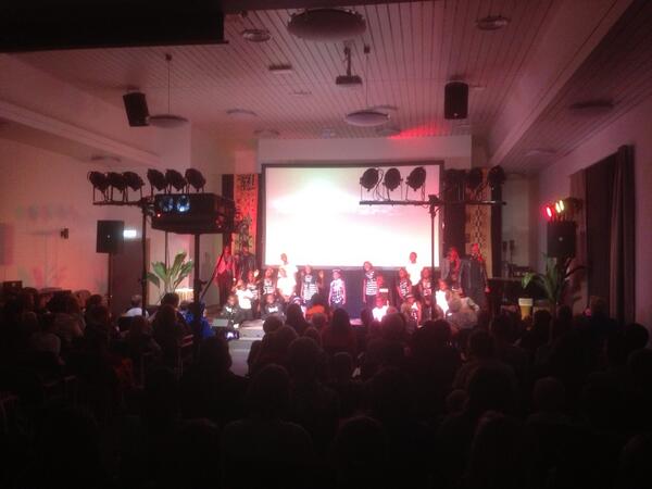 WatotoScan's tweet image. Live fra Egersund. Smekkfulle lokaler :-)