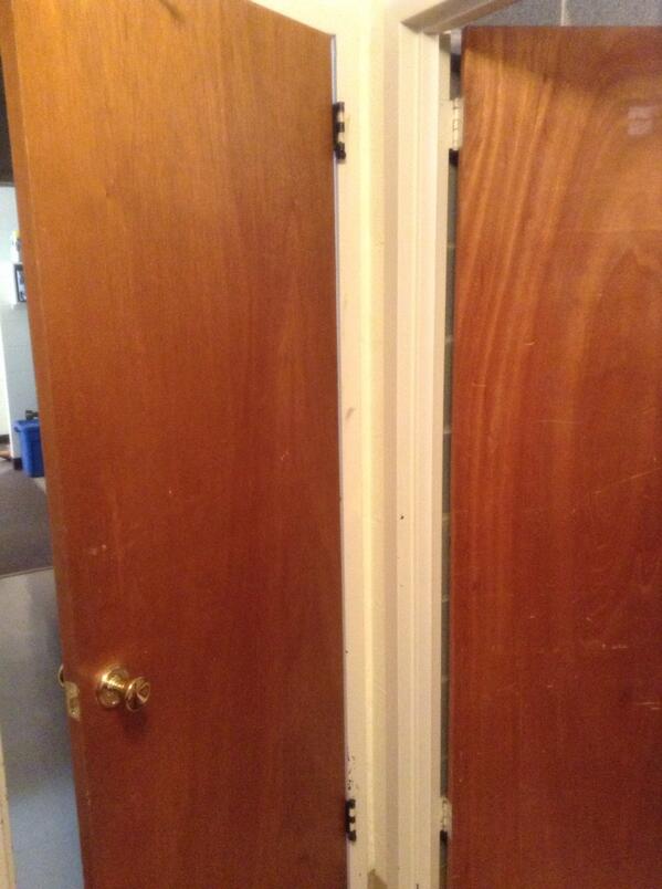 xvinkage's tweet image. We just put up a door #WeFixThings #beeson