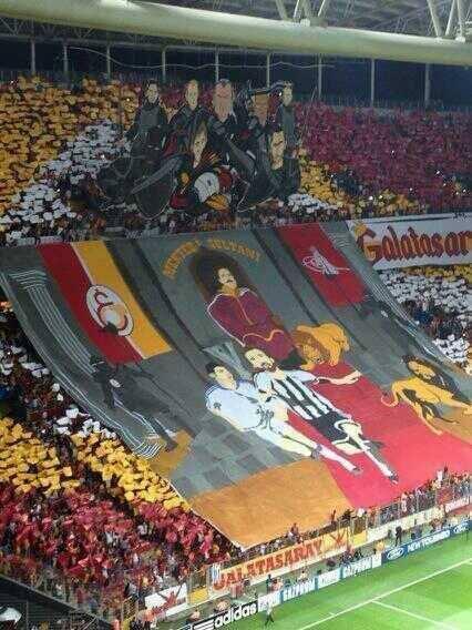 FootballFunnys's tweet photo. Galatasaray fans, just incredible! http://t.co/Xq09VrjdjL