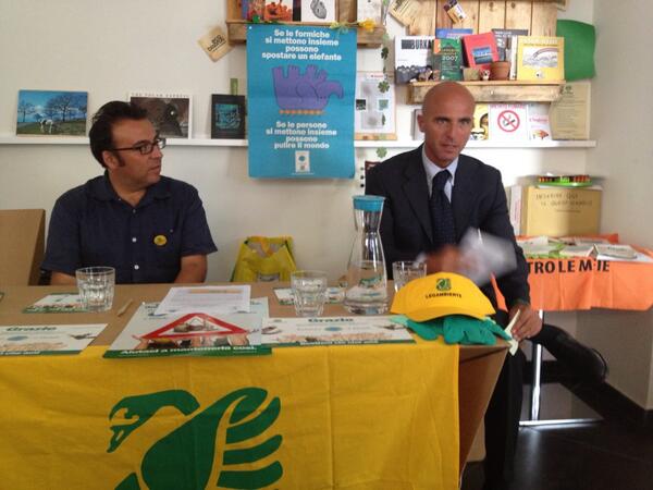 Dalla conf.stampa : #Impec è una delle aziende che partecipano attivamente a #puliamoilmondo #napoli 27-29/09/2013