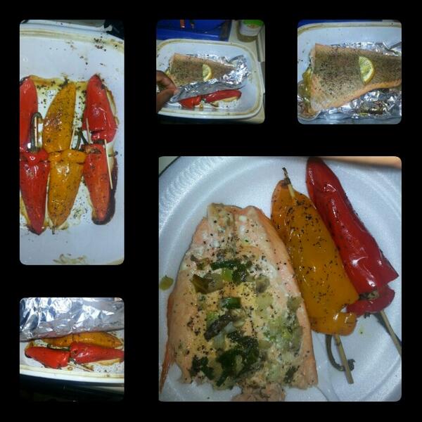 tAL_suN's tweet image. Dinner- Lemon peppered salmon off da stuffed bell peppers #imINdaKITCHEN #trynaKEEPitCLEAN #knoDAT