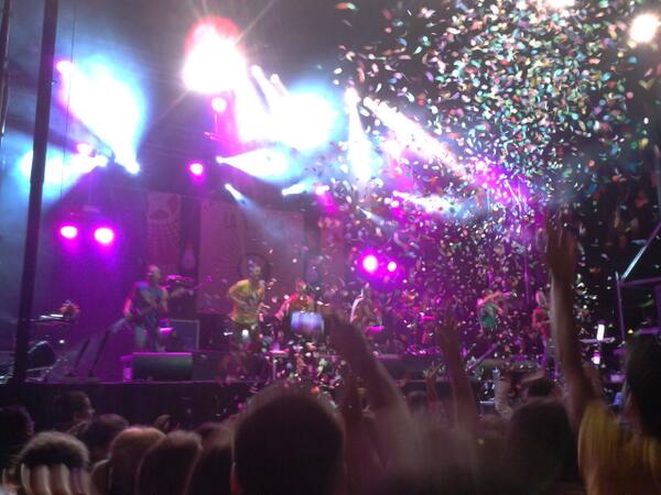 HectorEncinas1's tweet photo. Qué  pasada el concierto de #Lapegatina http://t.co/FGakdDI0nd