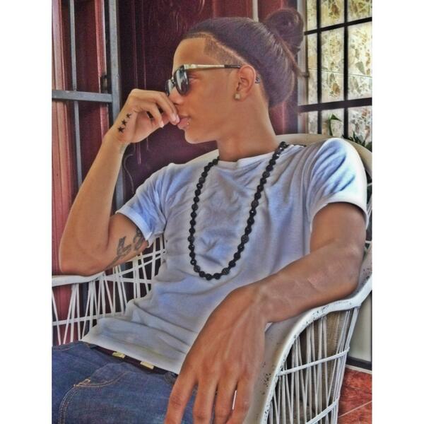 DyamondFire's tweet photo. ☀⛅ #chillin hommie!! Yiieep ✌😎 http://t.co/uRctokeoFr