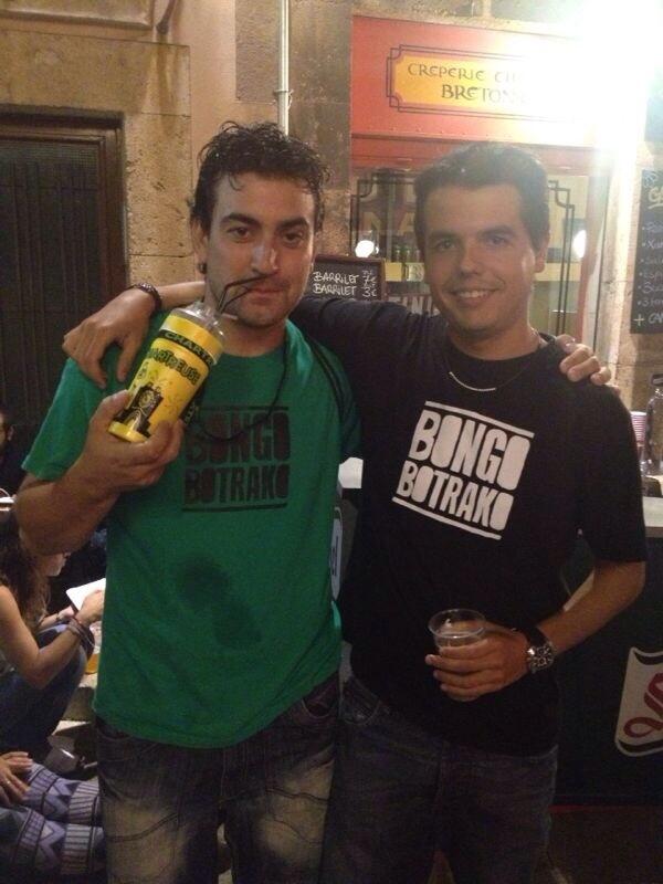 Miangofi's tweet photo. Amb @fredytgn preparats pel concert de @bongobotrako a #tarragona http://t.co/KcEQazRRyv