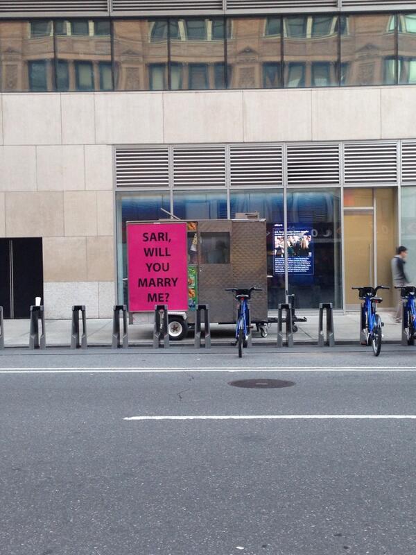 animasca's tweet photo. La wedding proposal del Empire State no se compara con esto... #foodtruck #NYC http://t.co/4tW5uobpnd