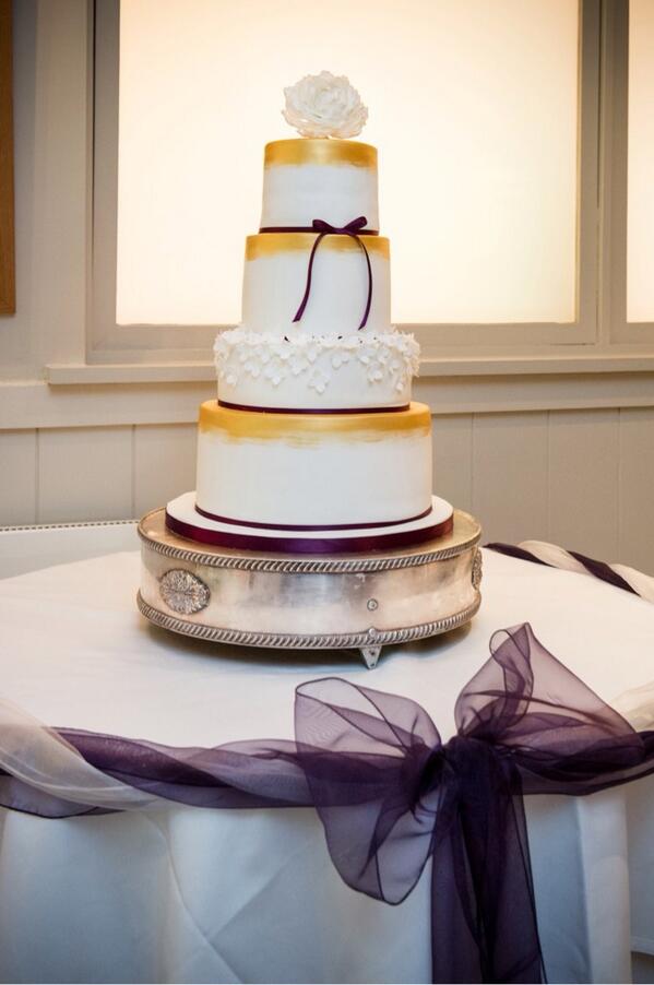 Here is a #weddingcake I made for a beautiful wedding <a href="/FoxhillsSurrey/">Foxhills Club & Resort</a> <a href="/FoxhillsSurrey/">Foxhills Club & Resort</a> s-k-cakes