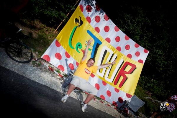 LeTour's tweet photo. L'album des meilleures photos prises depuis la #fanmobile a été mis à jour ! RDV ici > https://t.co/YAskR20UBx #TDF http://t.co/bvaGMxEAnW