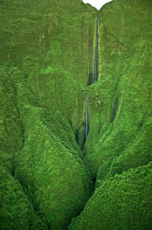 Earthpiics_'s tweet photo. Maui, Hawaii http://t.co/LiUw6w5Q2o