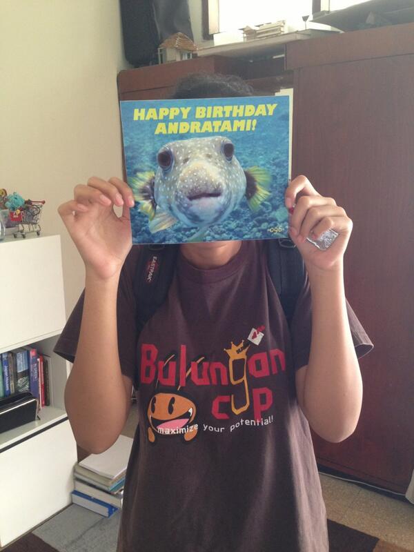 andratdj's tweet photo. Terimakasi beyonce @tashartanto muah muah muah muah muah :* fish nya jelek bgt tapiii :""((( http://t.co/9YSb9CLKoz