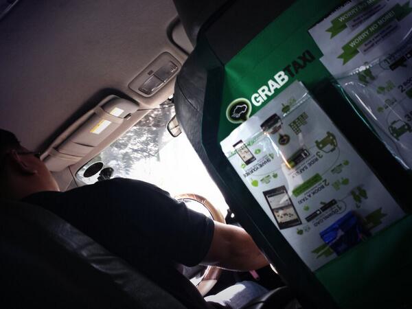 grabph's tweet photo. No other way but the GRABTAXI way! #TimeToGrab http://t.co/unX5qpGbMb