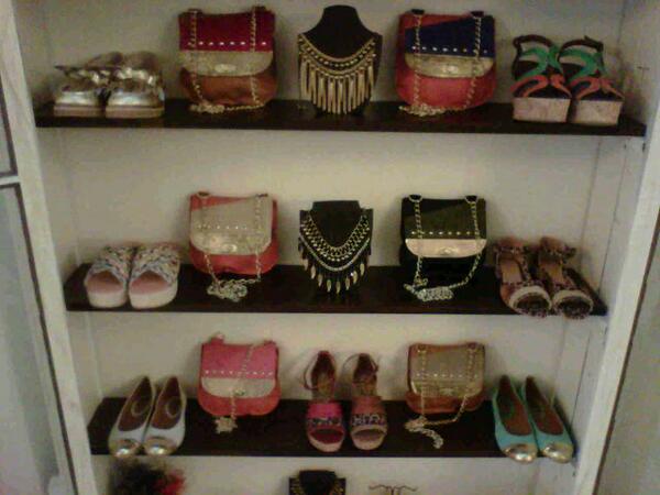 ReinaMaudOK's tweet photo. SS14 ► Shoes l Bags ◄ #Verano http://t.co/OqnPiBeHRY