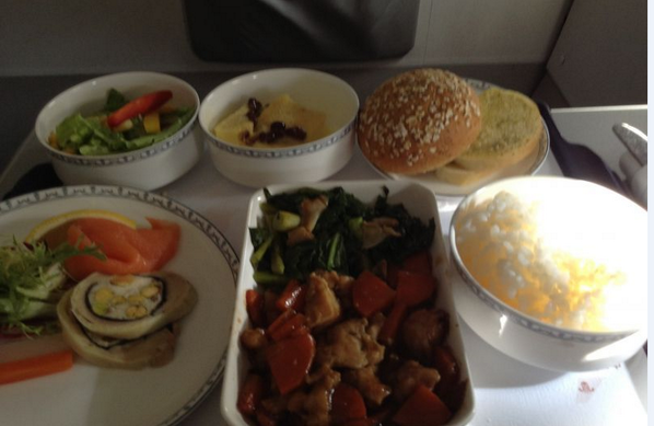 CSAIR_GLOBAL's tweet photo. Lunchtime is approaching, feeling hungry? Here's a pic of our airline food to tempt you. tell us your thoughts. http://t.co/g3nb81urJ4