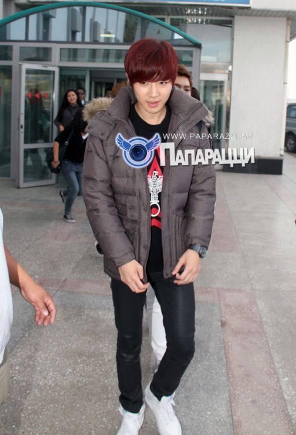 BUas8OcCEAALGrn.jpg:large